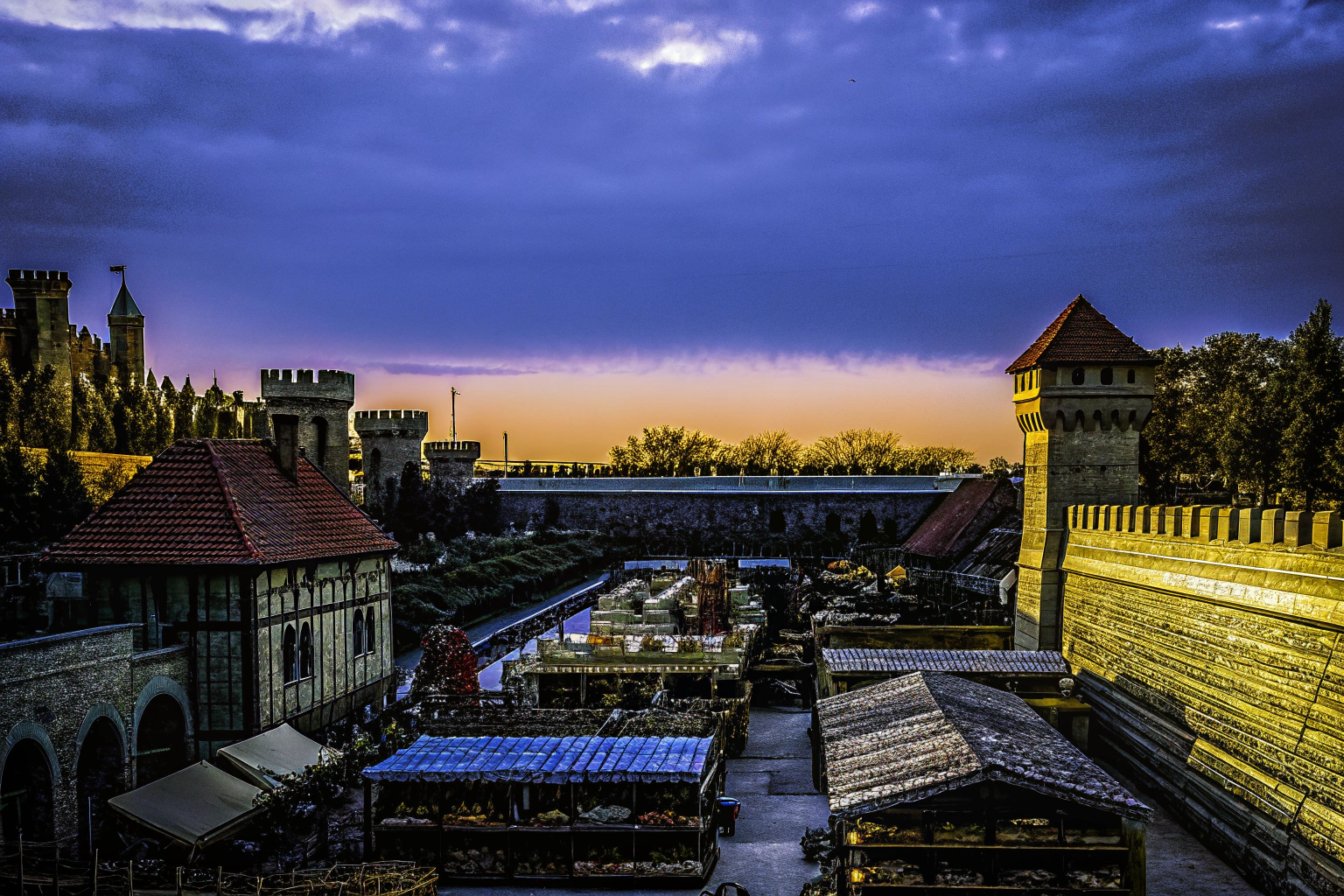 Bild einer mittelalterlichen Stadt aus ANNO 1404 Mittelalterliche Stadt in ANNO 1404