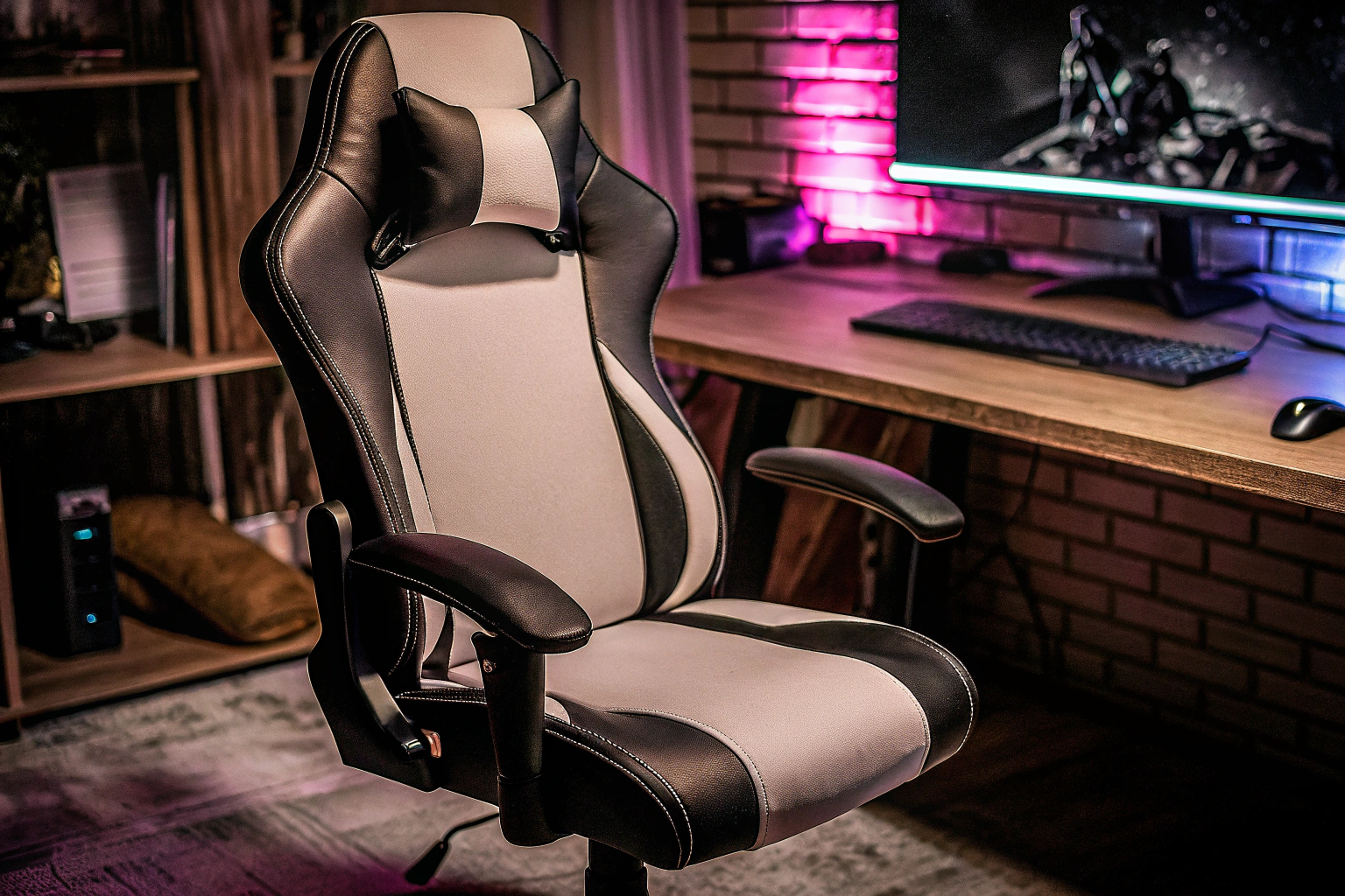 Der GTPLAYER Gaming Stuhl in einem modernen Gaming-Setup. GTPLAYER Gaming Stuhl in einem modernen Gaming-Setup