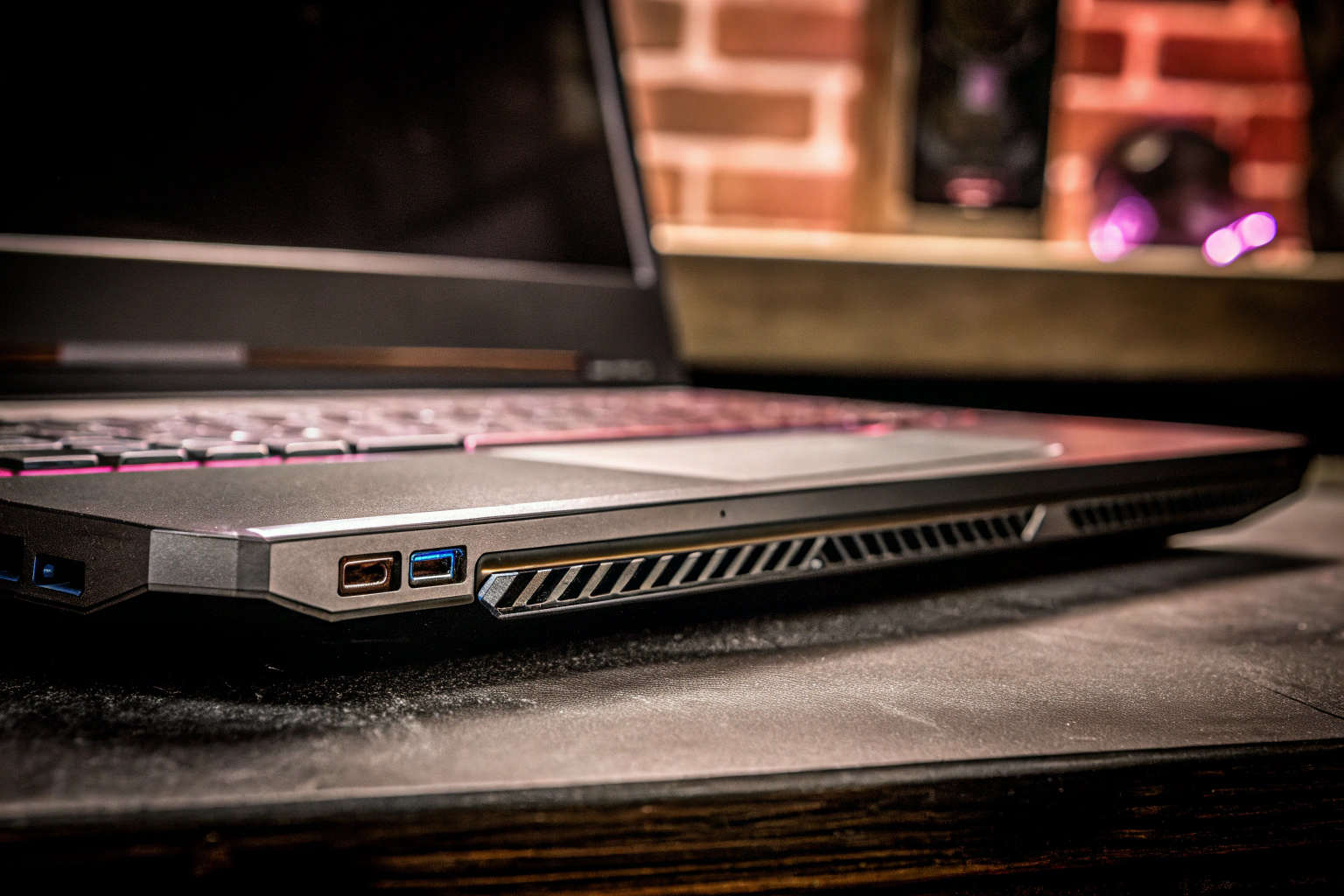 Detailaufnahme des MSI Cyborg 15 mit seinem eleganten Design und leistungsstarker Hardware. MSI Cyborg 15 Gaming Laptop