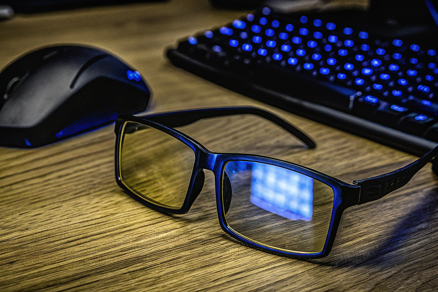 Detailaufnahme einer Gaming-Brille, die Blaulicht filtert Gaming-Brille mit Blaulichtfilter