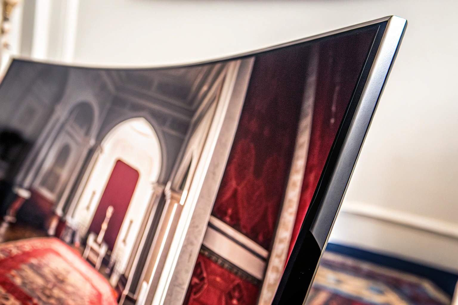 Detailaufnahme eines Curved Gaming-Monitors, der das Eintauchen in das Spiel verstärkt. Curved Gaming-Monitor