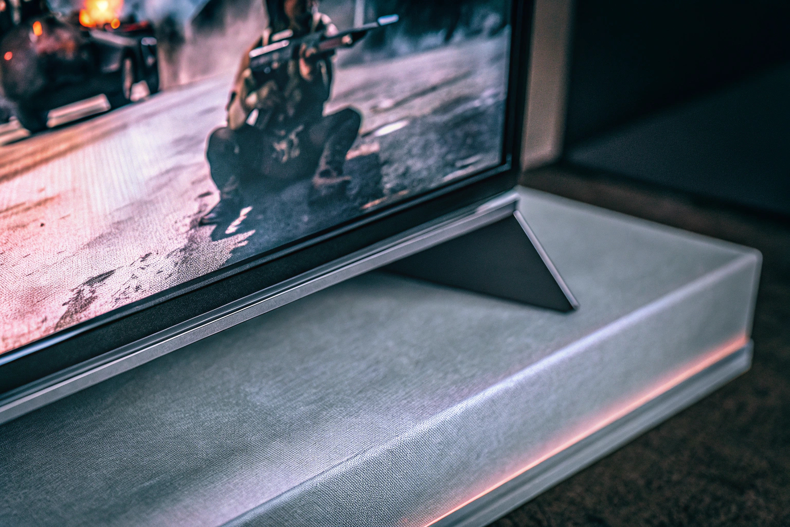 Detailaufnahme eines Gaming-Monitors mit lebendigen Farben und hoher Bildwiederholrate. Gaming-Monitor mit lebendigen Farben