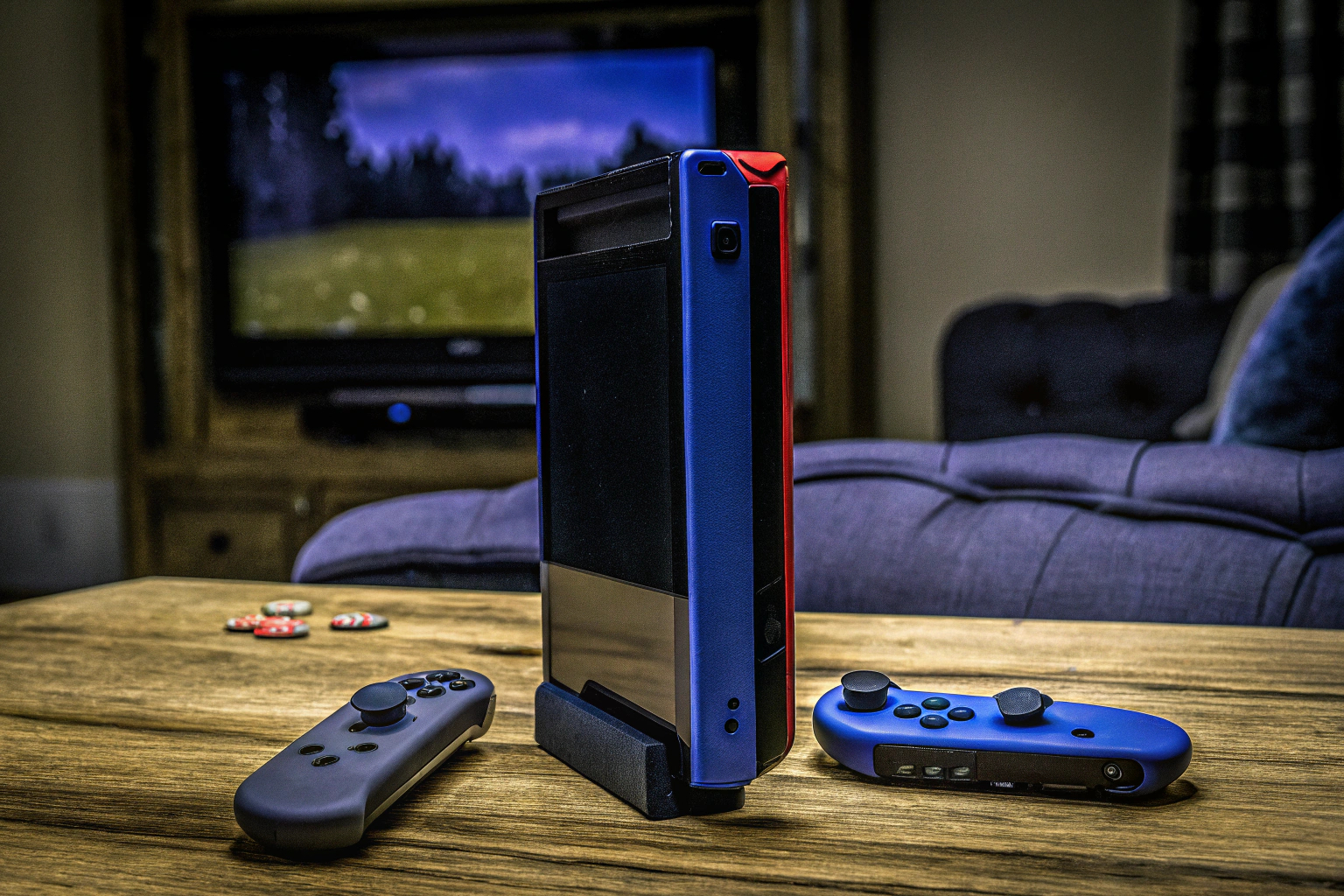 Die Nintendo Switch-Konsole in der farbenfrohen Variante Neon-Rot/Neon-Blau, ideal für Multiplayer-Spiele. Nintendo Switch Neon-Rot/Neon-Blau
