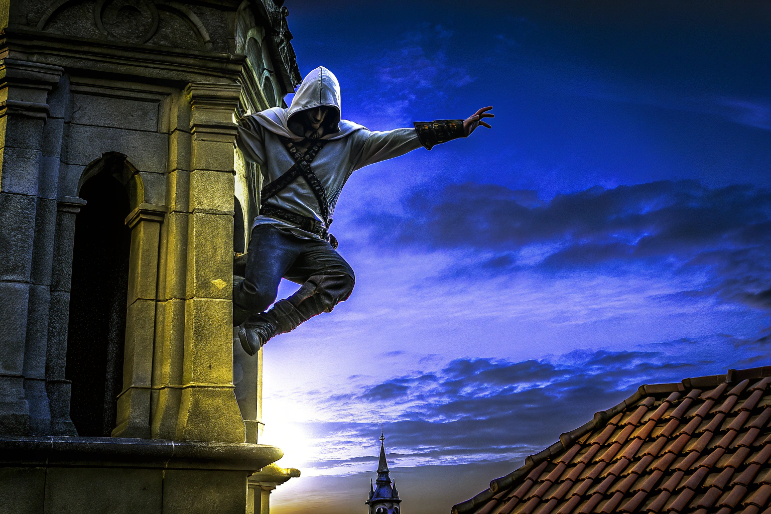 Ein aufregender Moment in Assassin's Creed mit einem Assassinen, der von einem Gebäude springt. Assassin's Creed Action