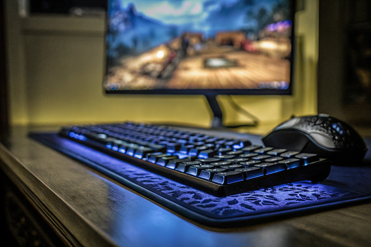 Ein Gamer beim intensiven Spielen mit hochwertigem Zubehör Gamer beim Spielen