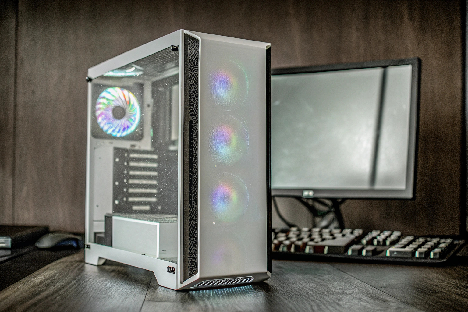 Ein moderner Gaming-PC mit leistungsstarker Hardware, ideal für anspruchsvolle Spiele. Leistungsstarker Gaming-PC