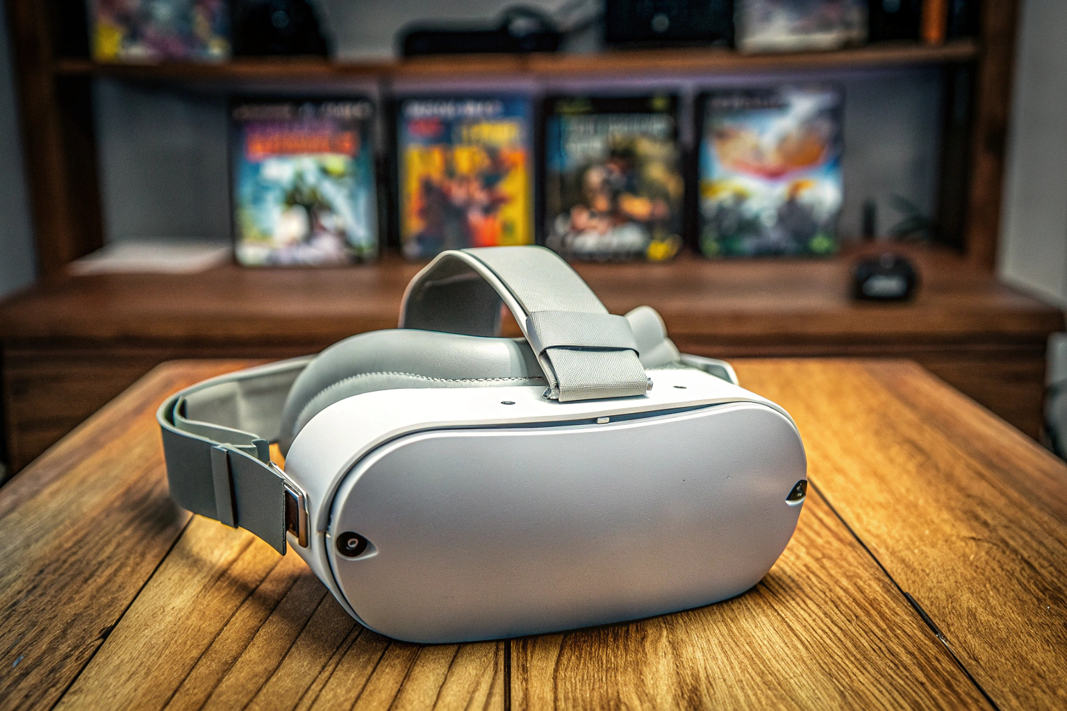 Ein Spieler nutzt die Oculus Quest 2, um in ein spannendes VR-Spiel einzutauchen. Oculus Quest 2 Spielerlebnis