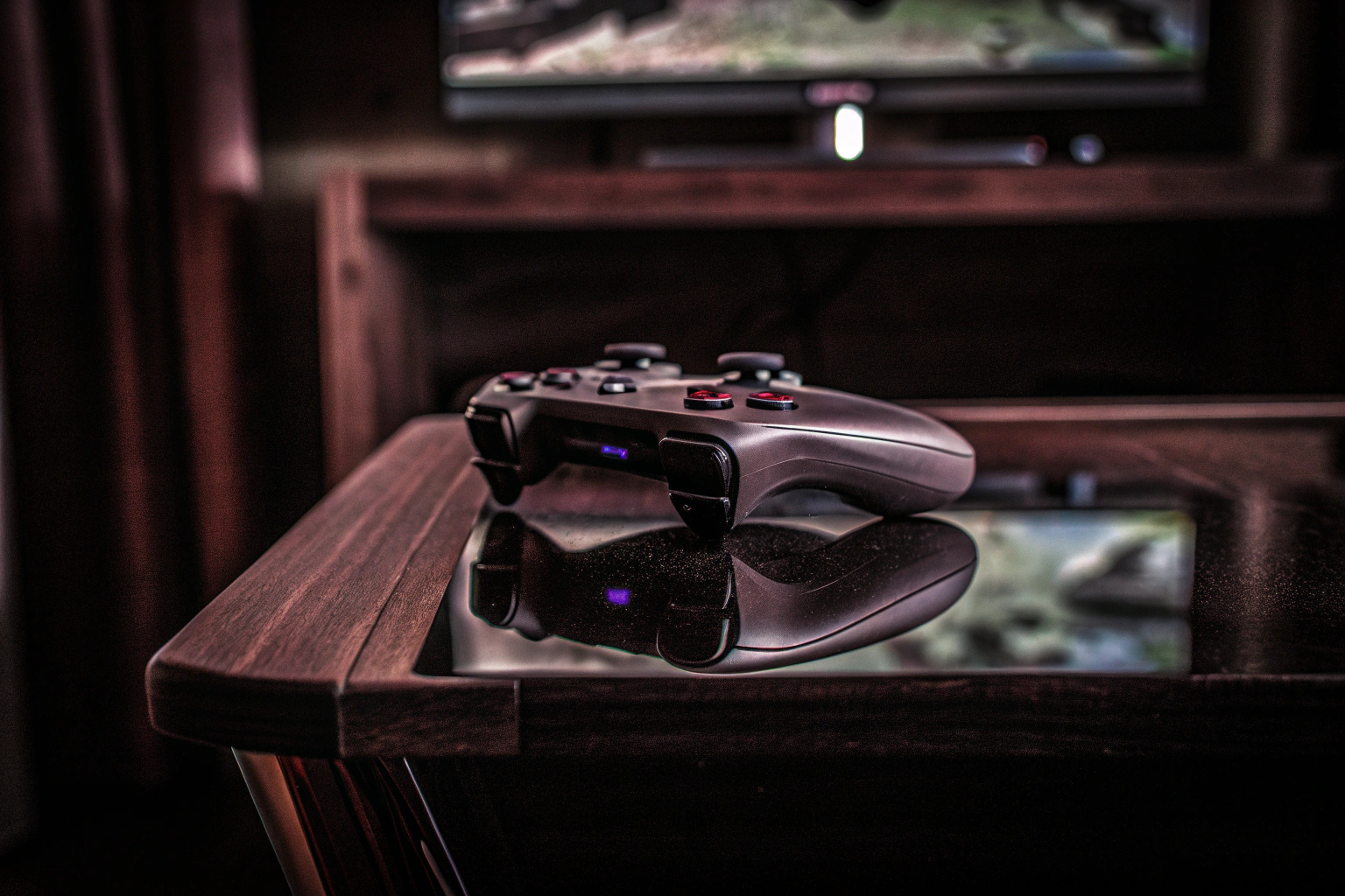 Ein vielseitiger Controller, der mit verschiedenen Plattformen kompatibel ist. Multifunktionaler Gaming-Controller