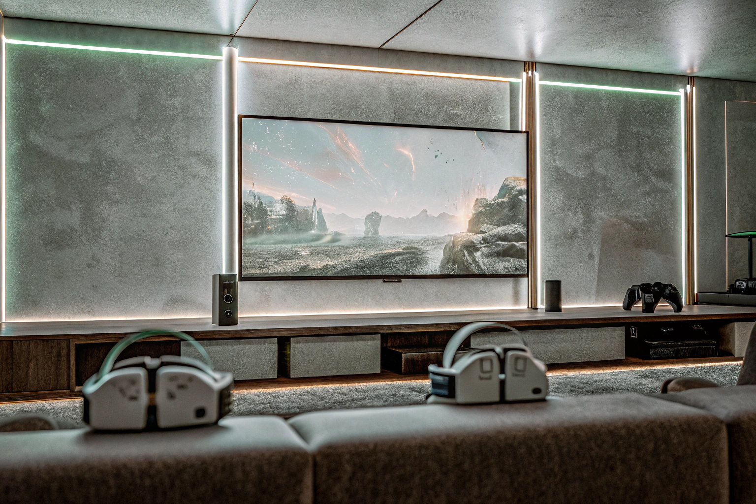 Eine Gruppe von Gamern, die ein VR-MMORPG zusammen spielen, ausgestattet mit Headsets und Controllern. Gamer spielen VR-MMORPG