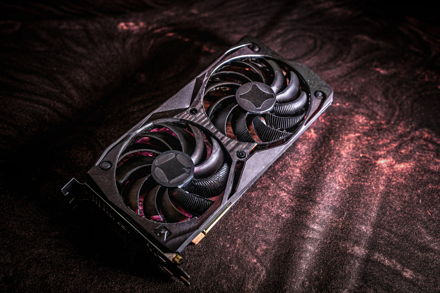 Eine robuste Grafikkarte für langlebige Leistung und Flexibilität. Gigabyte Radeon RX 7600XT Gaming OC Grafikkarte