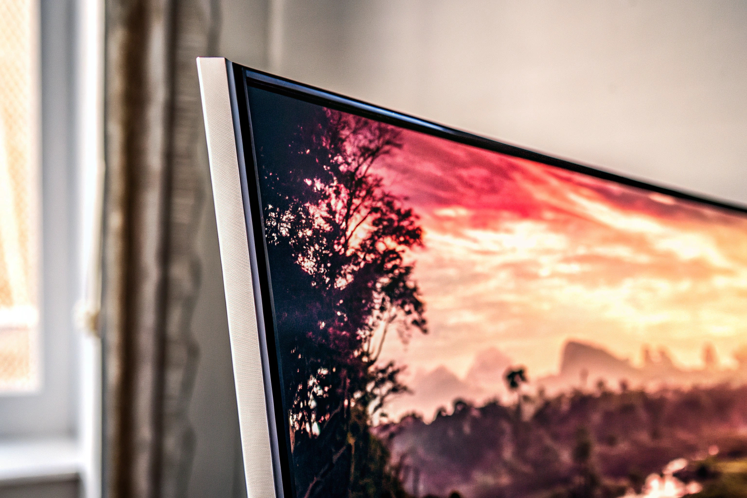 Nahaufnahme eines Gaming-Monitors, der gerade ein hochauflösendes Spiel darstellt. Nahaufnahme Gaming-Monitor