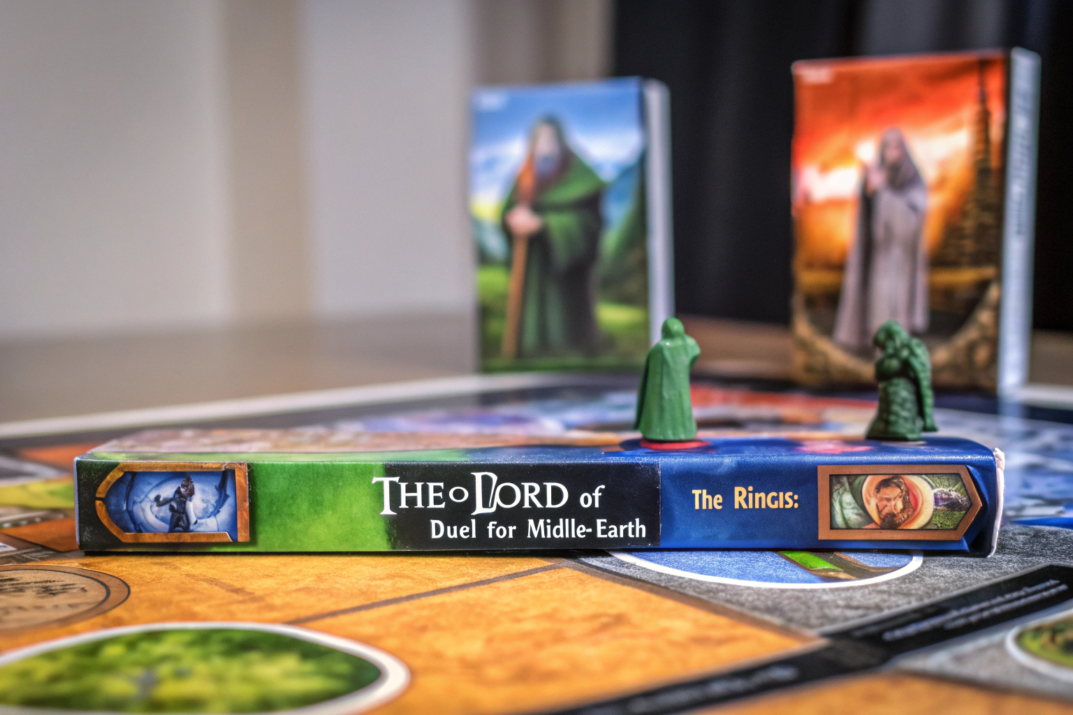 Nahaufnahme eines Spielbretts, das für das Spiel 'Der Herr der Ringe: Duell um Mittelerde' verwendet wird. Spielbrett für Herr der Ringe: Duell um Mittelerde