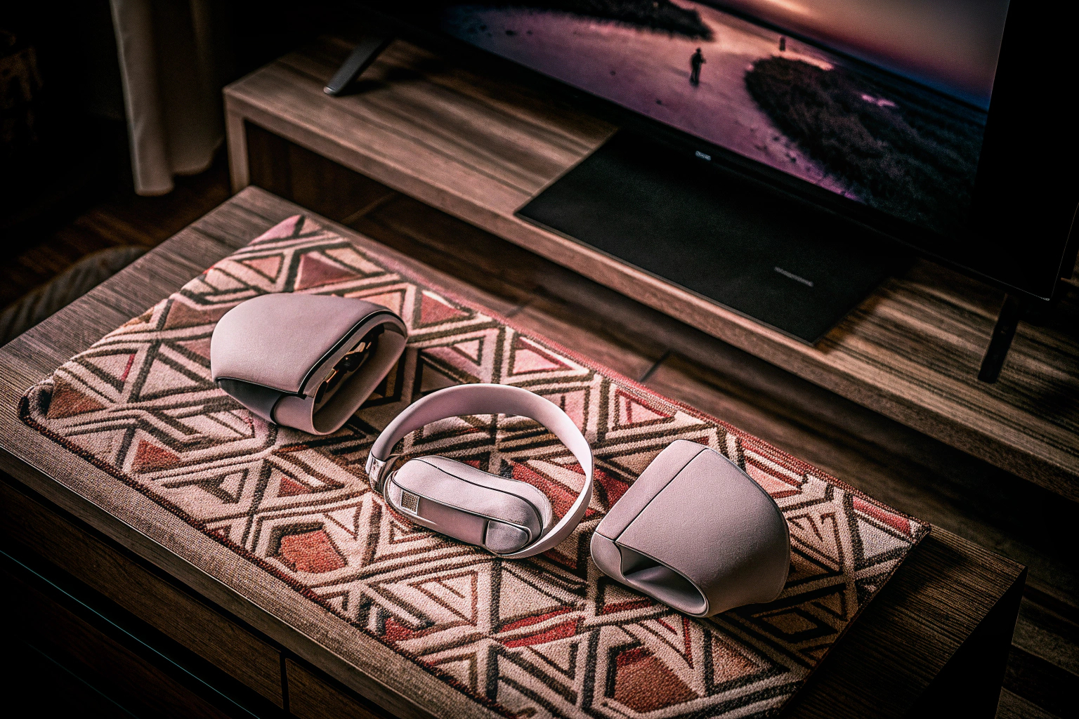 Zubehörteile für die Oculus Quest 2, darunter VR-Matte und Controller. Oculus Quest 2 Zubehör